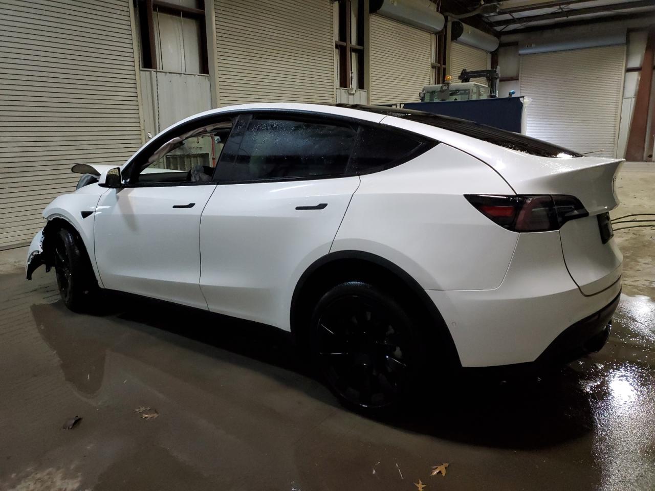 2022 Tesla Model Y VIN: 7SAYGDEE0NF385579 Lot: 40054534