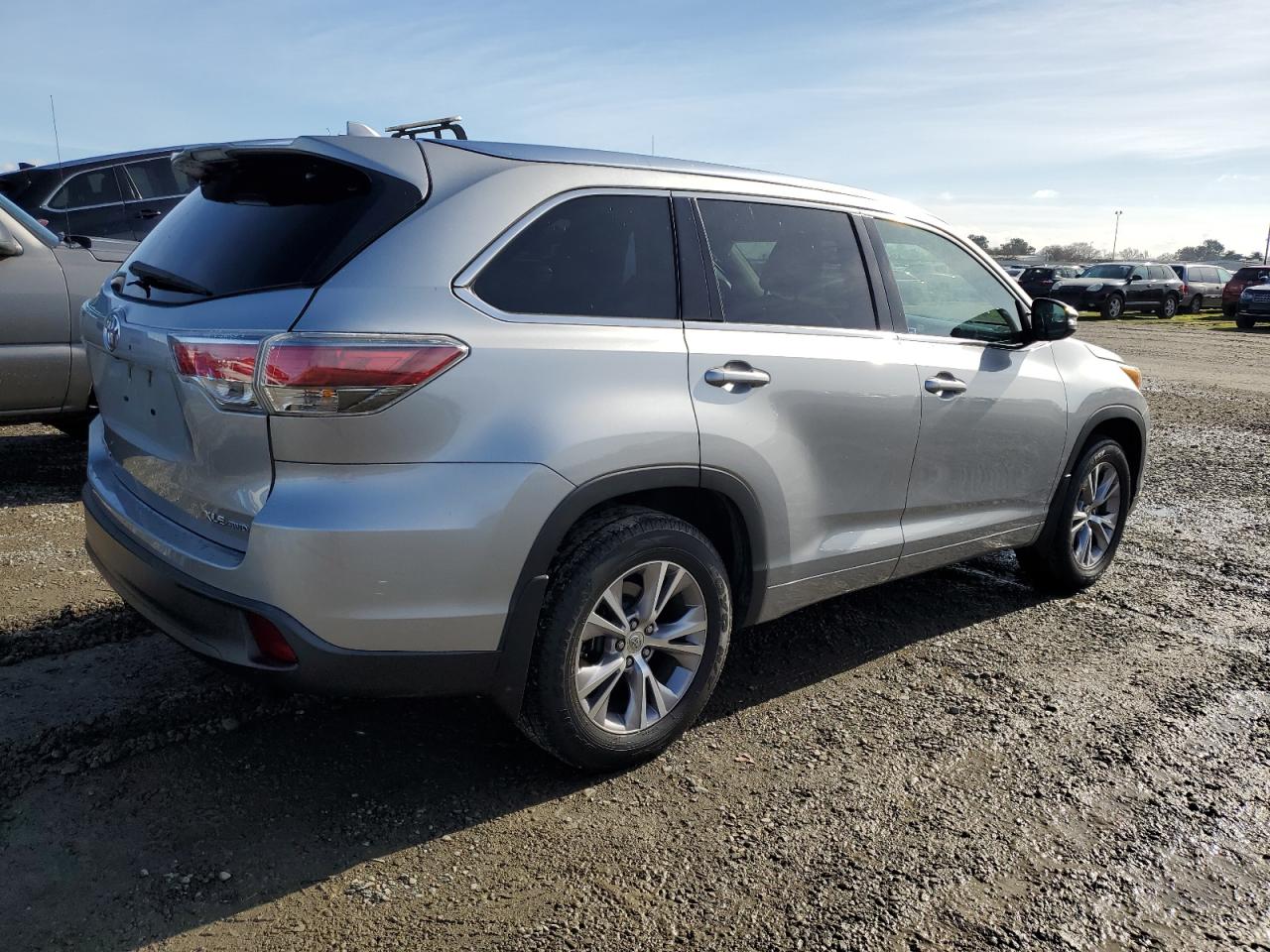 2015 Toyota Highlander Xle VIN: 5TDJKRFH3FS143322 Lot: 38590234