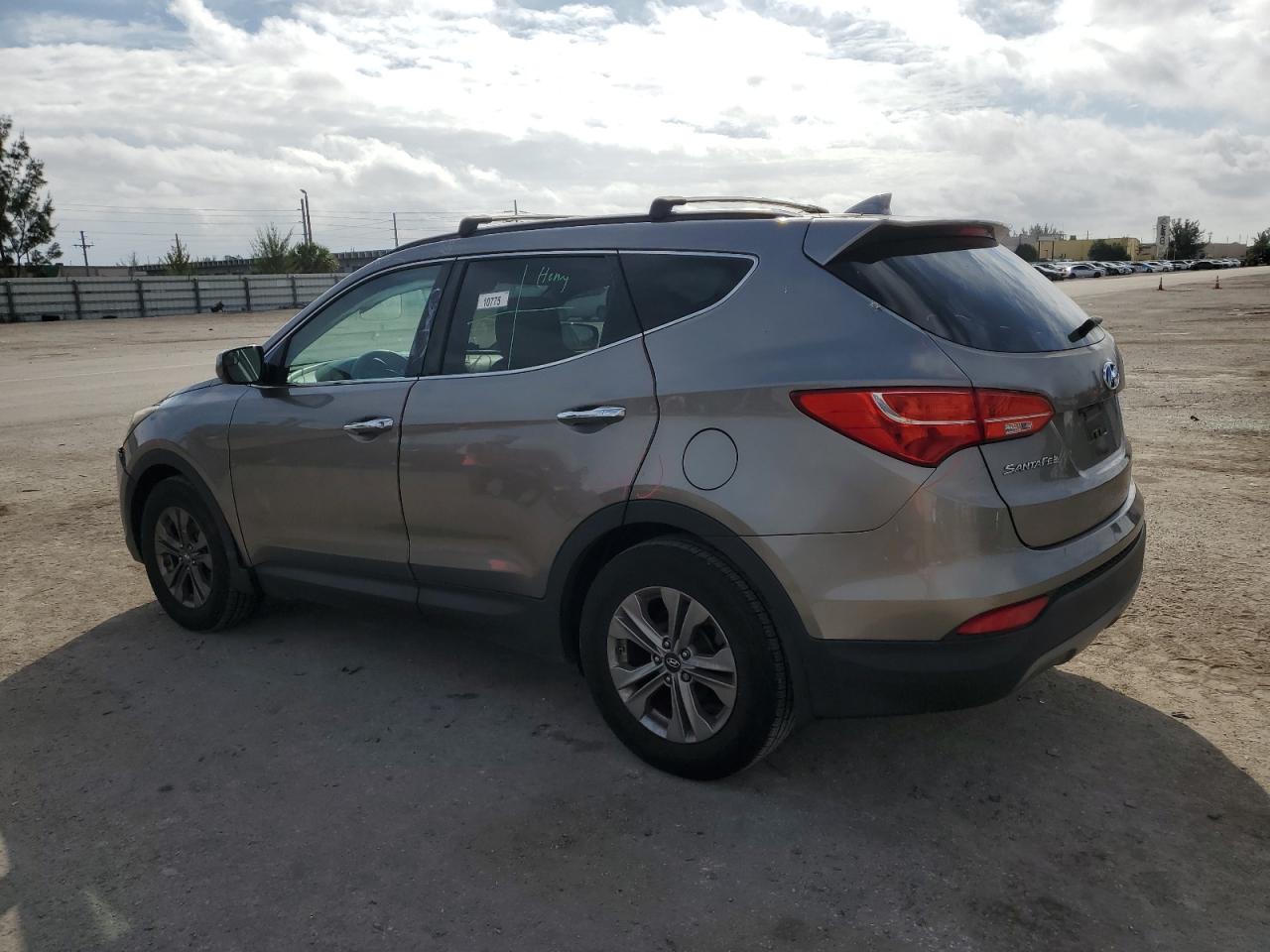2015 Hyundai Santa Fe - Image 2