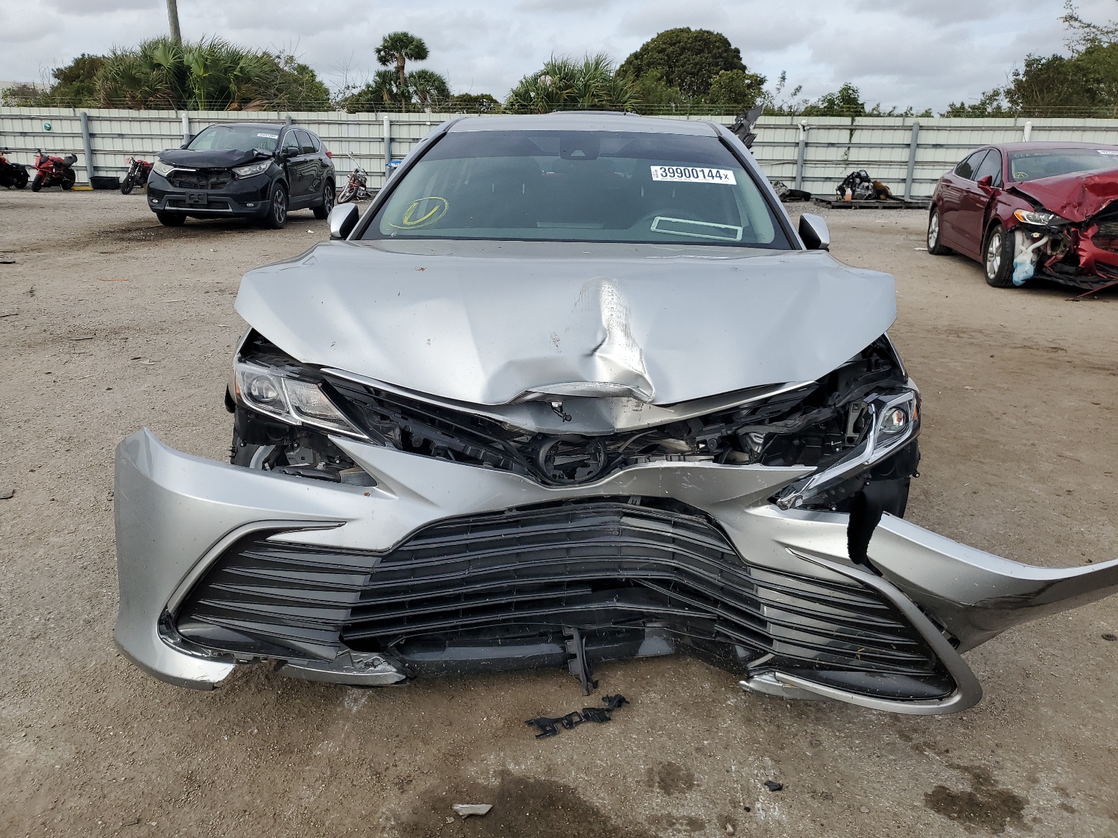 2021 Toyota Camry Le vin: 4T1C11AK1MU520167