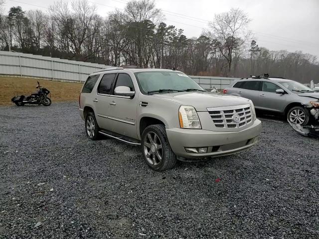 2007 Cadillac Escalade Luxury VIN: 1GYFK63877R424977 Lot: 37760194