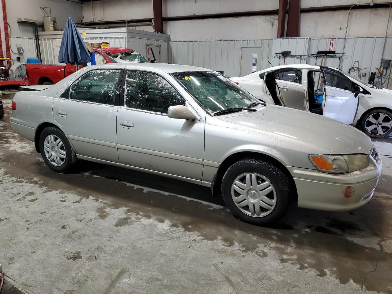 2001 Toyota Camry Ce VIN: 4T1BG22K71U857128 Lot: 37885824