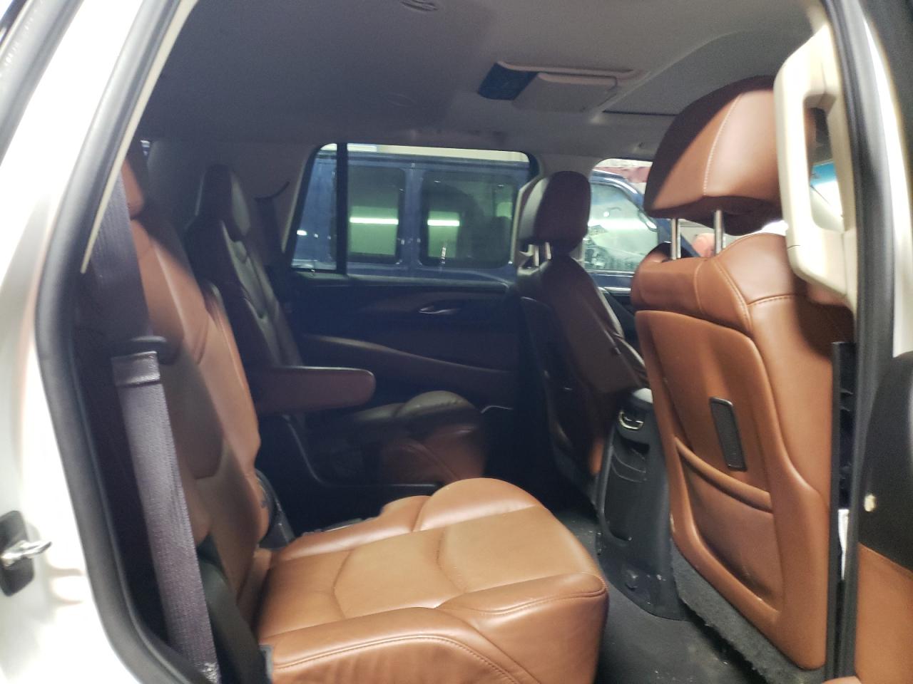 1GYS4BKJ5GR290508 2016 Cadillac Escalade Luxury