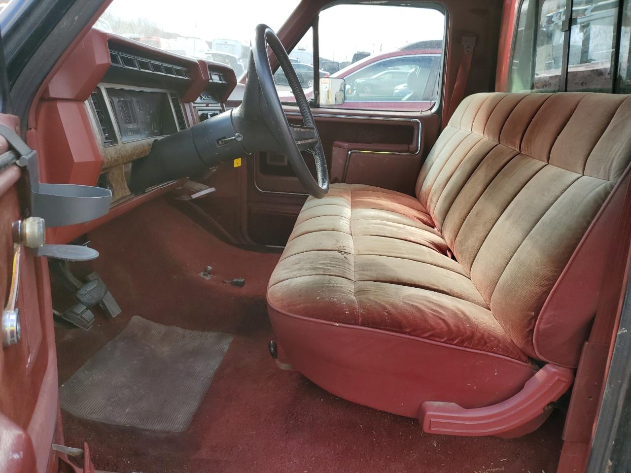 1986 Ford F150 VIN: 2FTEF15N0GCA93703 Lot: 81918023