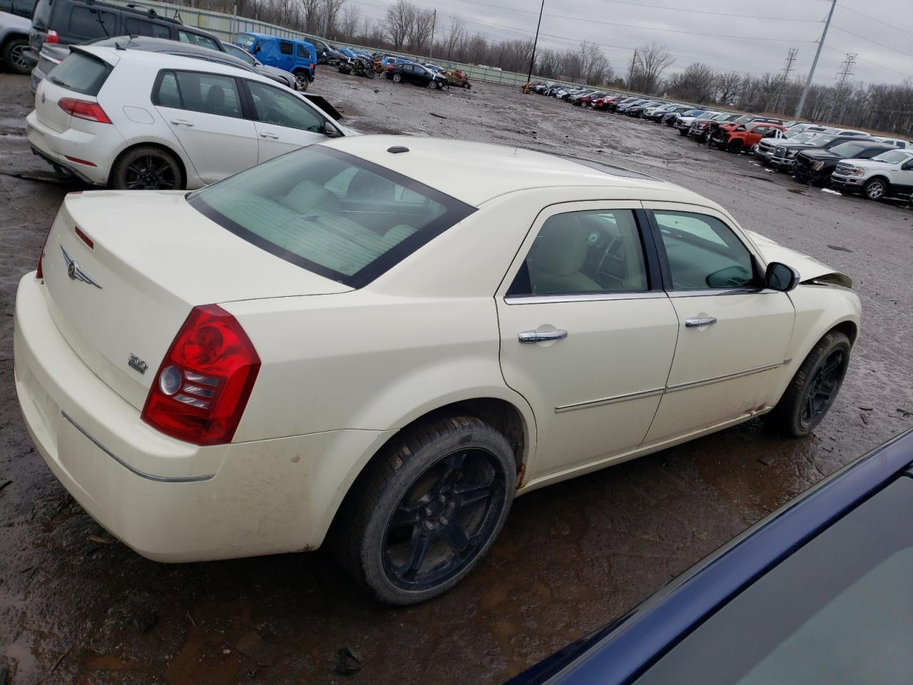 2010 Chrysler 300 - Image 3