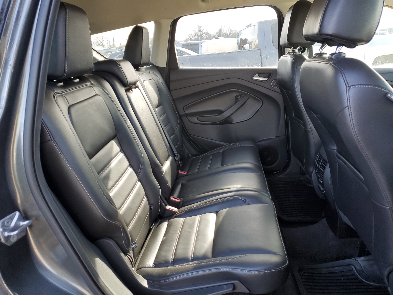 1FMCU0JD1HUC34277 2017 Ford Escape Titanium