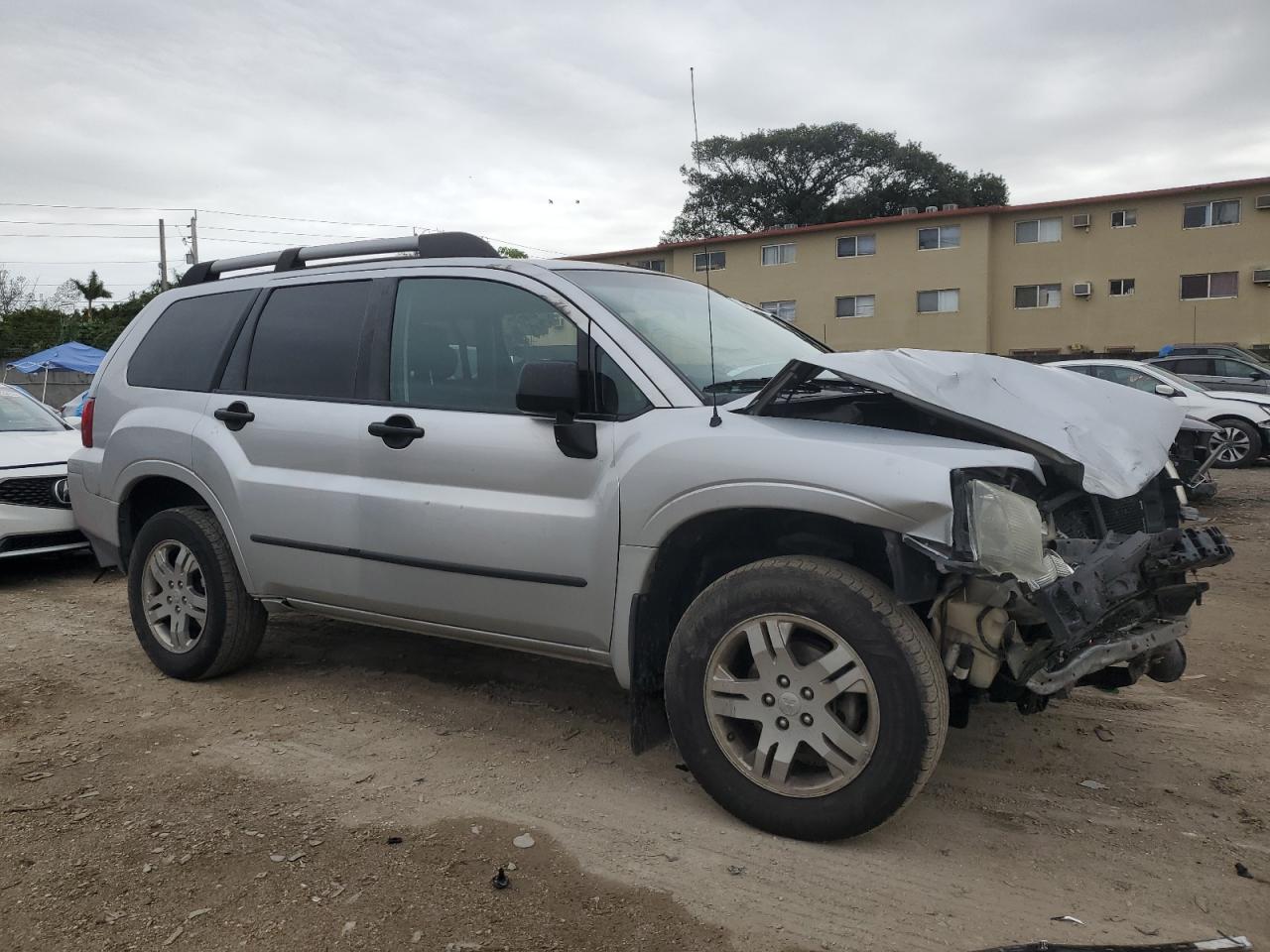 2006 Mitsubishi Endeavor - Image 4