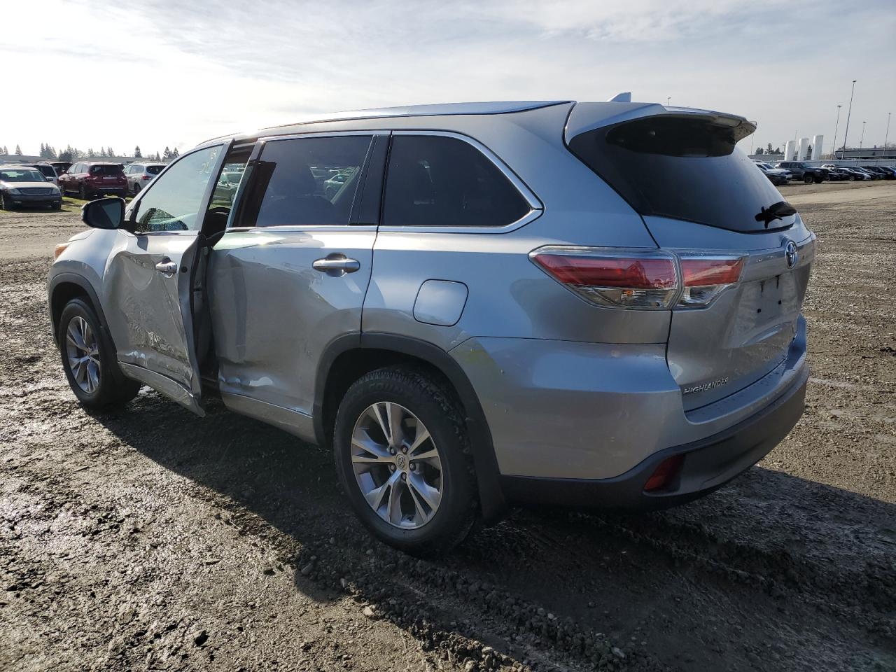 5TDJKRFH3FS143322 2015 Toyota Highlander Xle