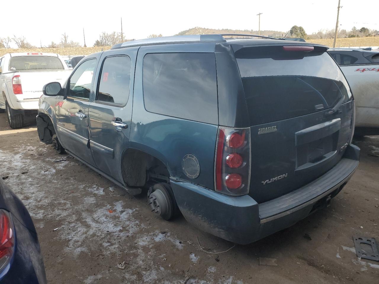 1GKFK638X7J264702 2007 GMC Yukon Denali