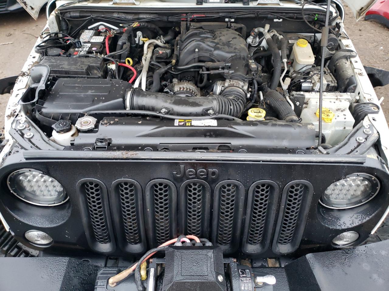 2016 Jeep Wrangler - Image 11