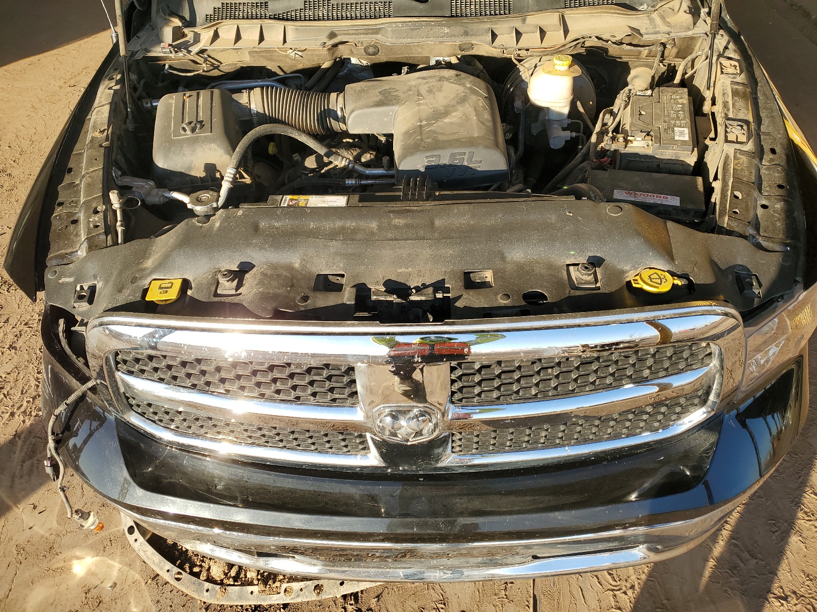 1C6RR7LG2GS261585 2016 Ram 1500 Slt