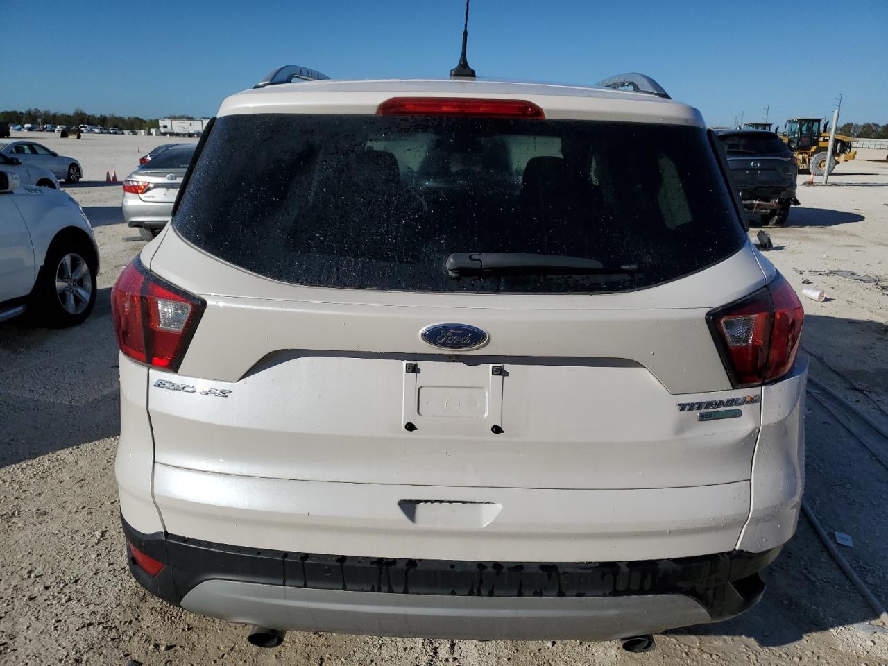 1FMCU0J92KUA52011 2019 Ford Escape Titanium