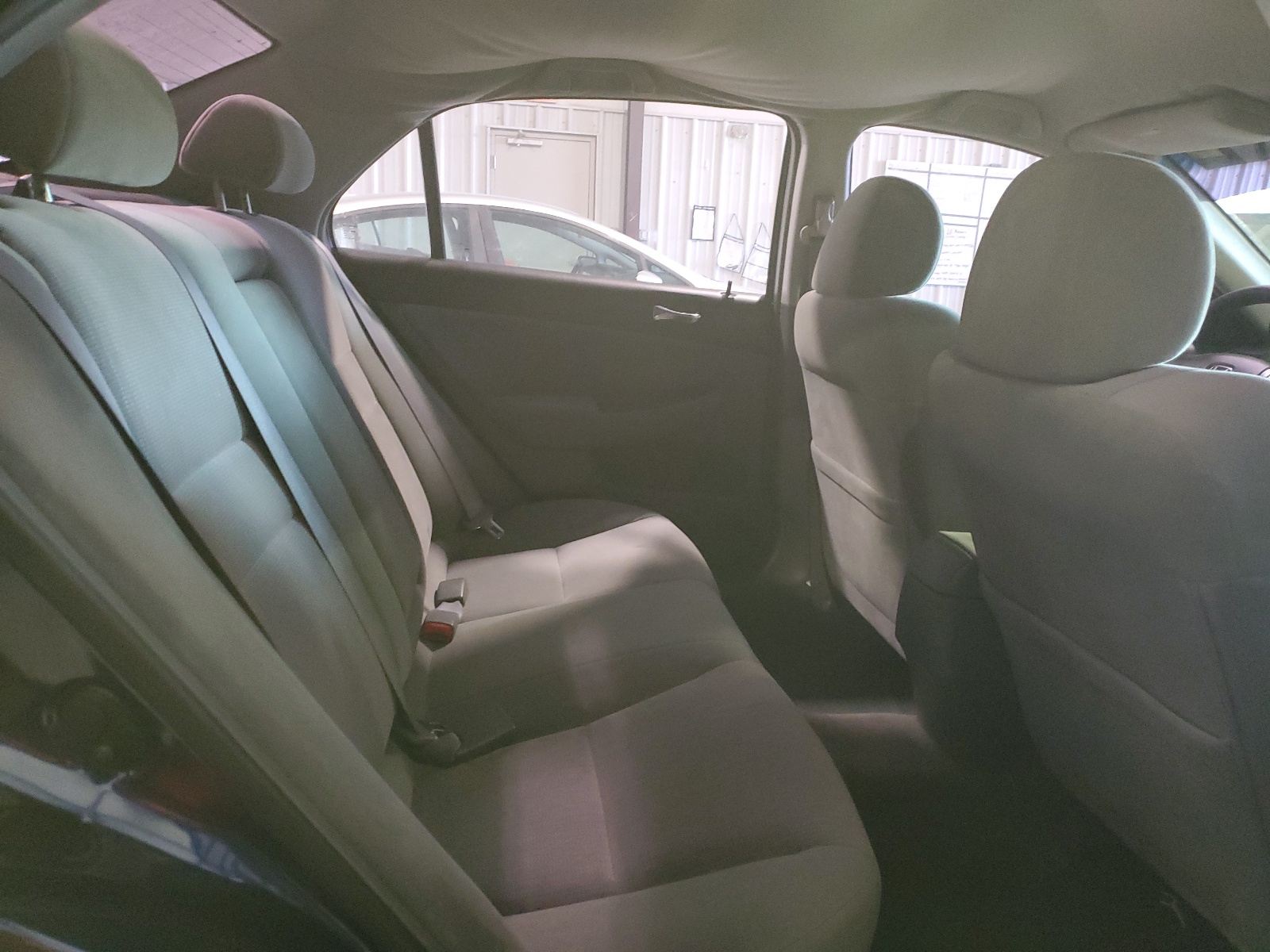 1HGCM563X4A148335 2004 Honda Accord Lx