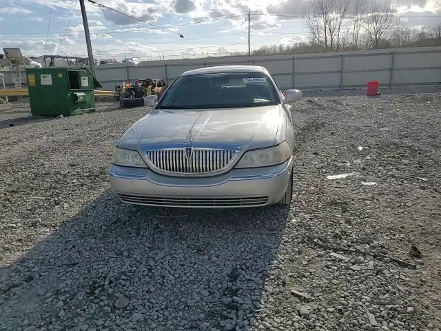 2006 Lincoln Town Car Signature VIN: 1LNHM81W16Y609418 Lot: 47866264