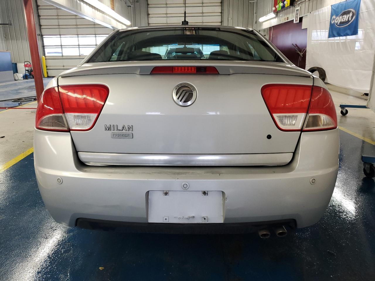2010 Mercury Milan - Image 6