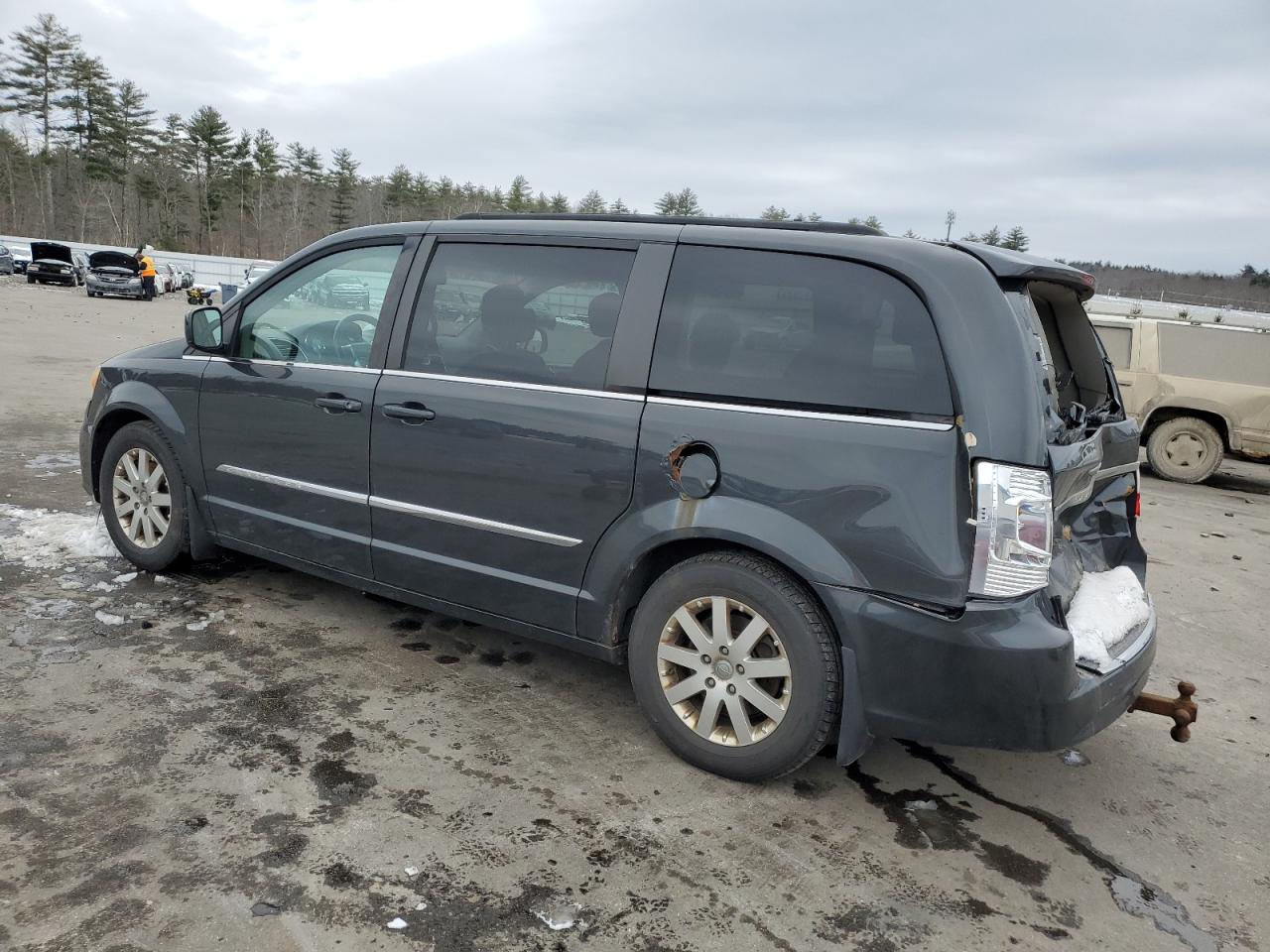 2012 Chrysler Town & Country - Image 2