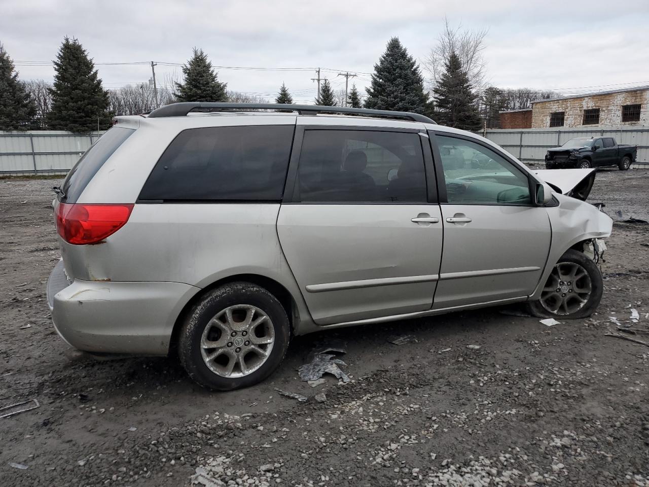 2006 Toyota Sienna - Image 3