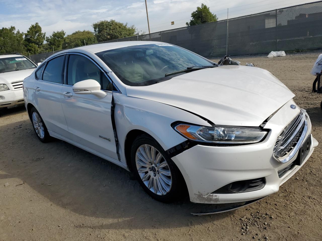 2015 Ford Fusion Se Hybrid VIN: 3FA6P0LU5FR258081 Lot: 40872524