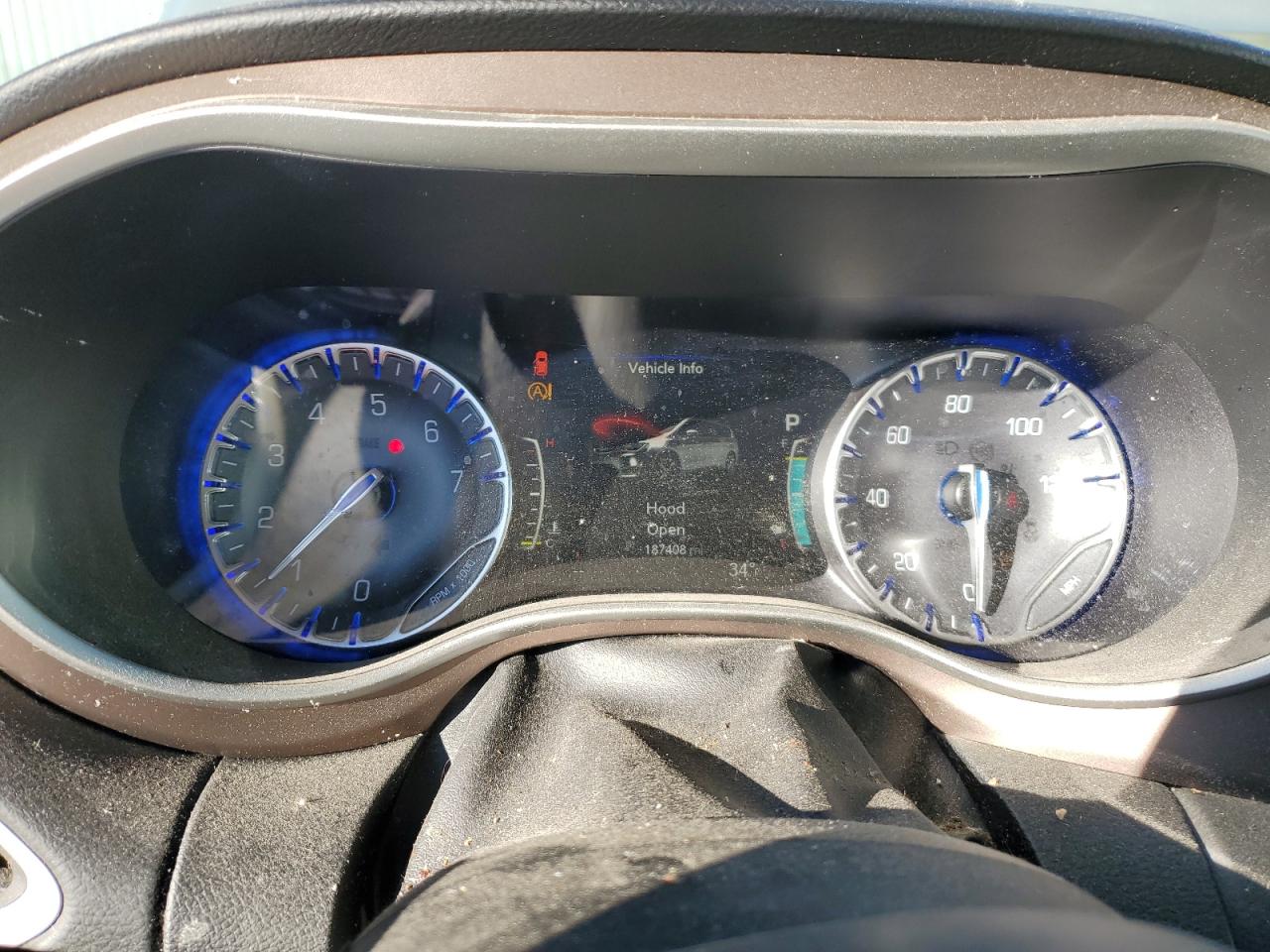 2018 Chrysler Pacifica Touring L VIN: 2C4RC1BG8JR123485 Lot: 37064034