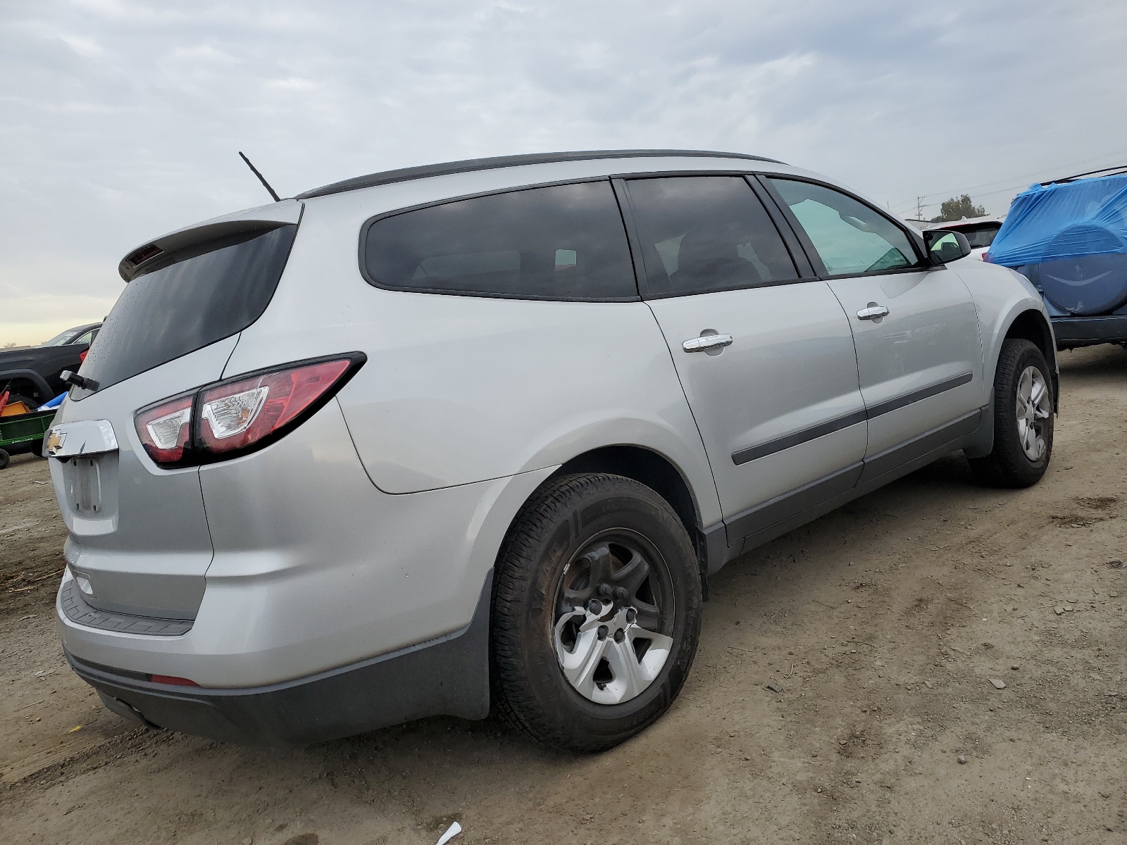 2017 Chevrolet Traverse Ls vin: 1GNKRFED1HJ320325