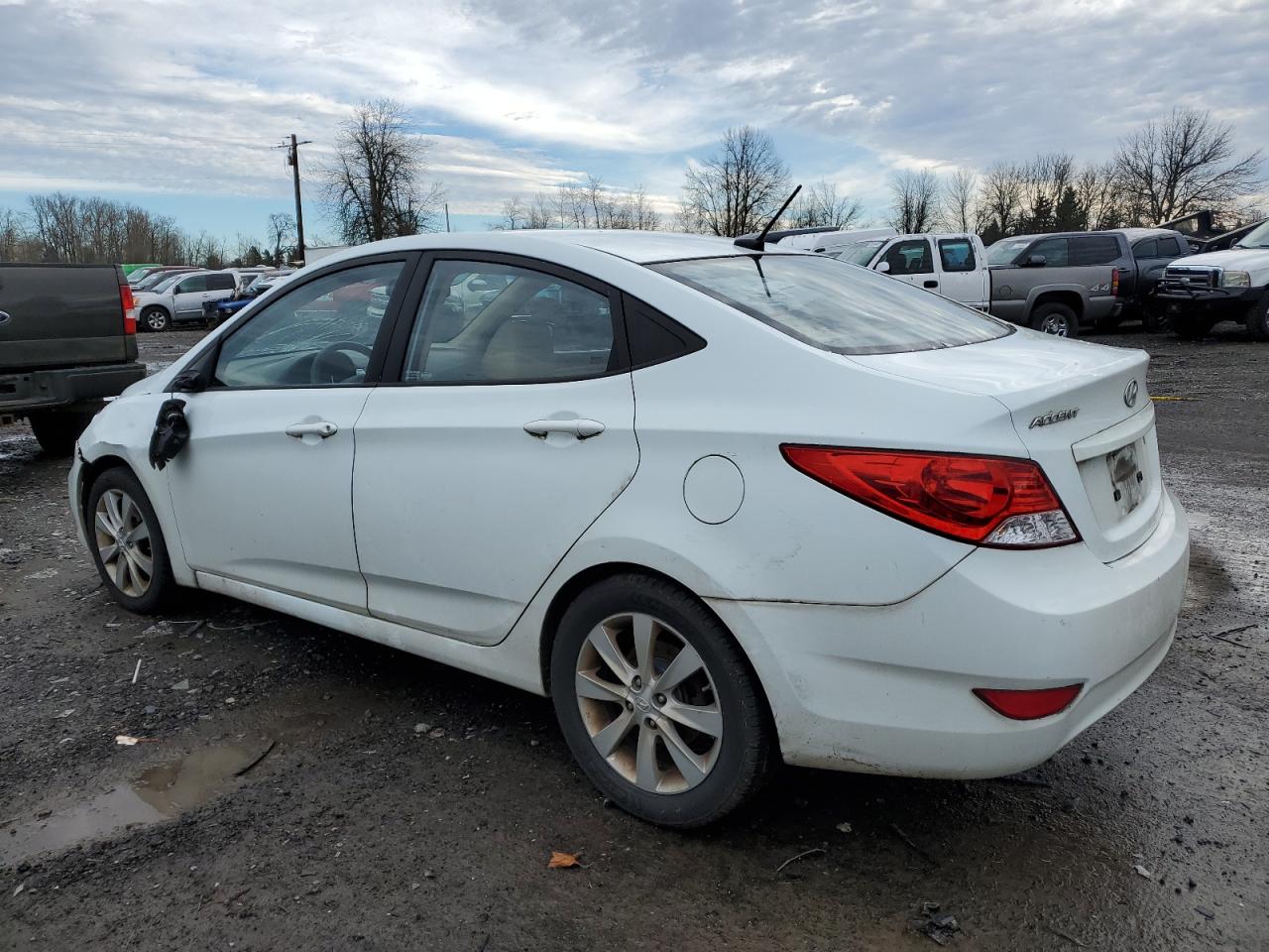 2012 Hyundai Accent - Image 2