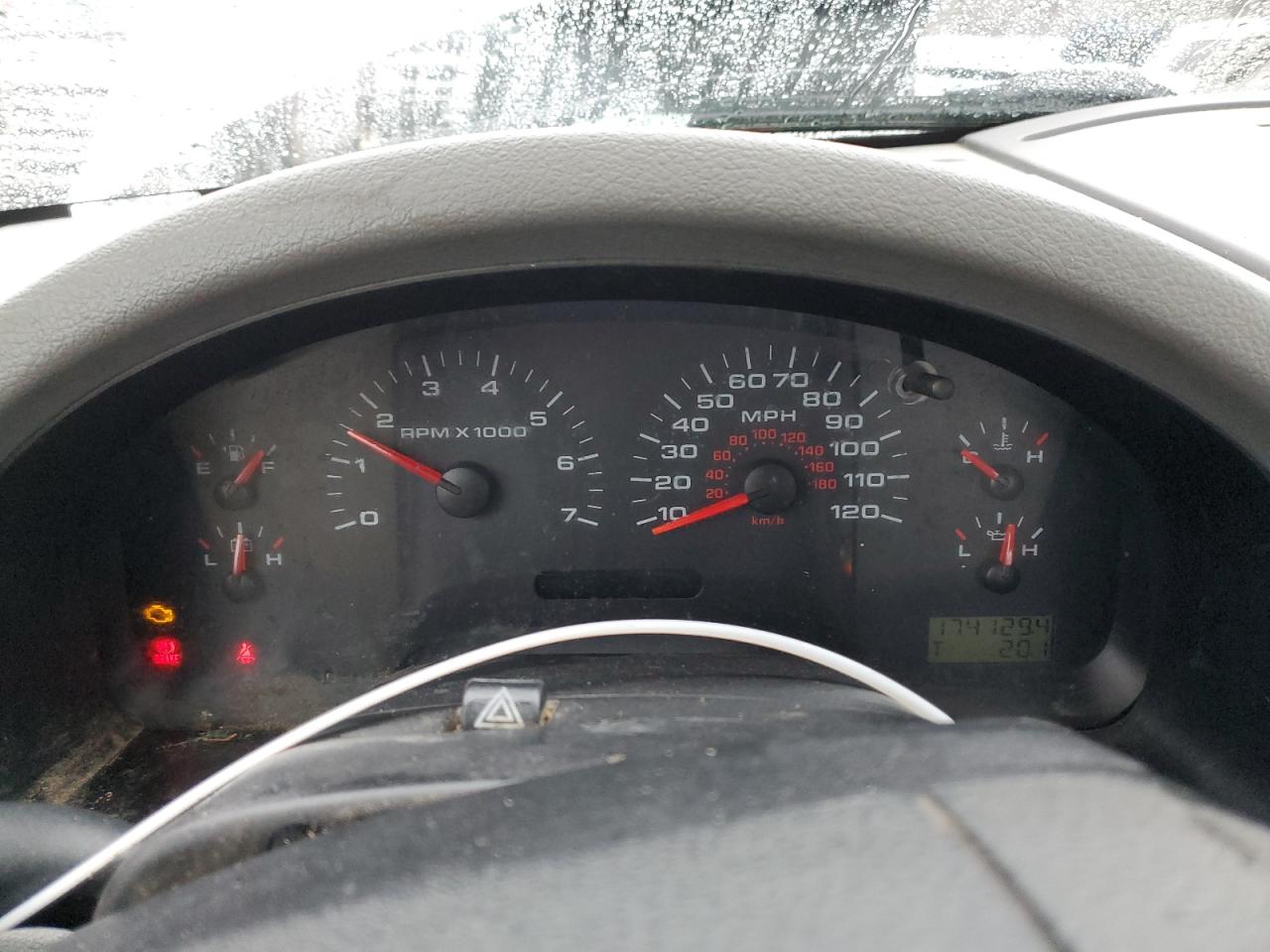 2005 Ford F150 VIN: 1FTRF12215NB81629 Lot: 39286954