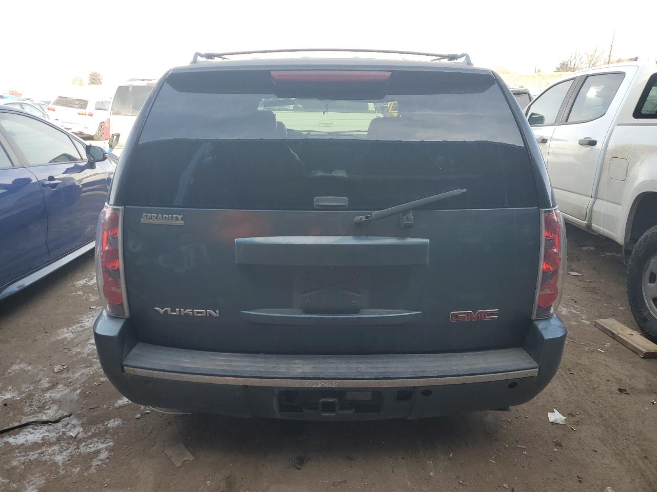 1GKFK638X7J264702 2007 GMC Yukon Denali