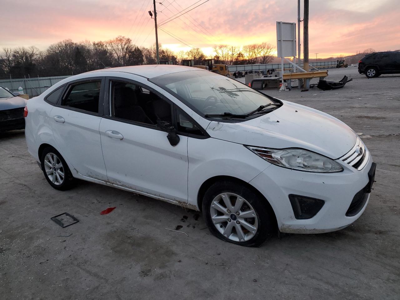 2013 Ford Fiesta - Image 4