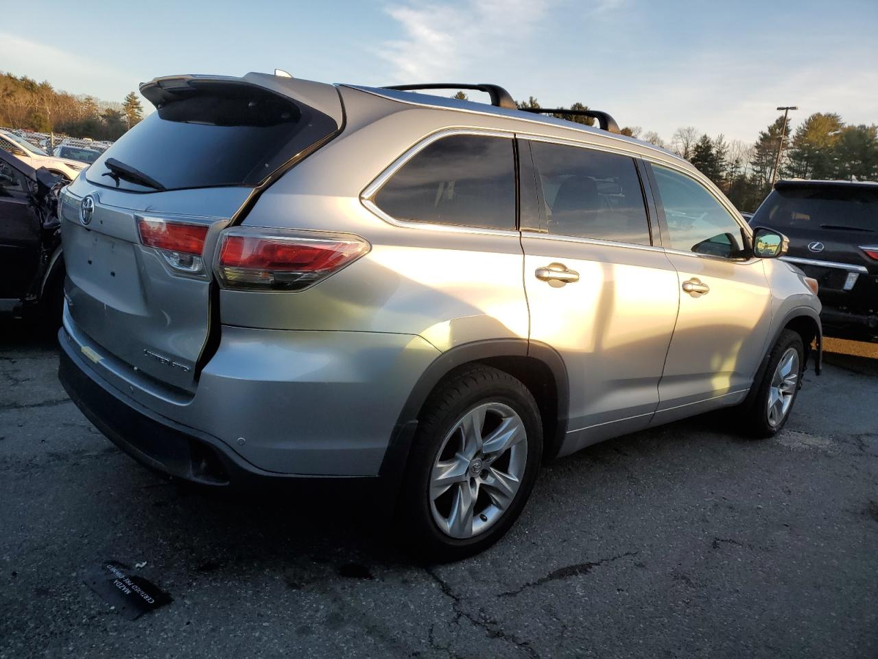 2015 Toyota Highlander - Image 3