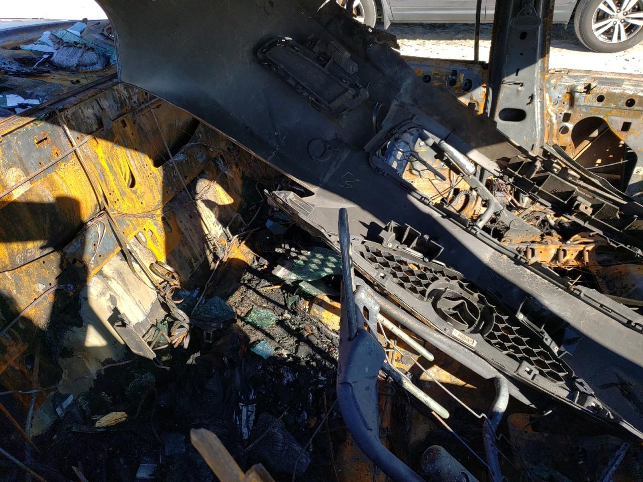 2011 Ford Crown Victoria - Image 10