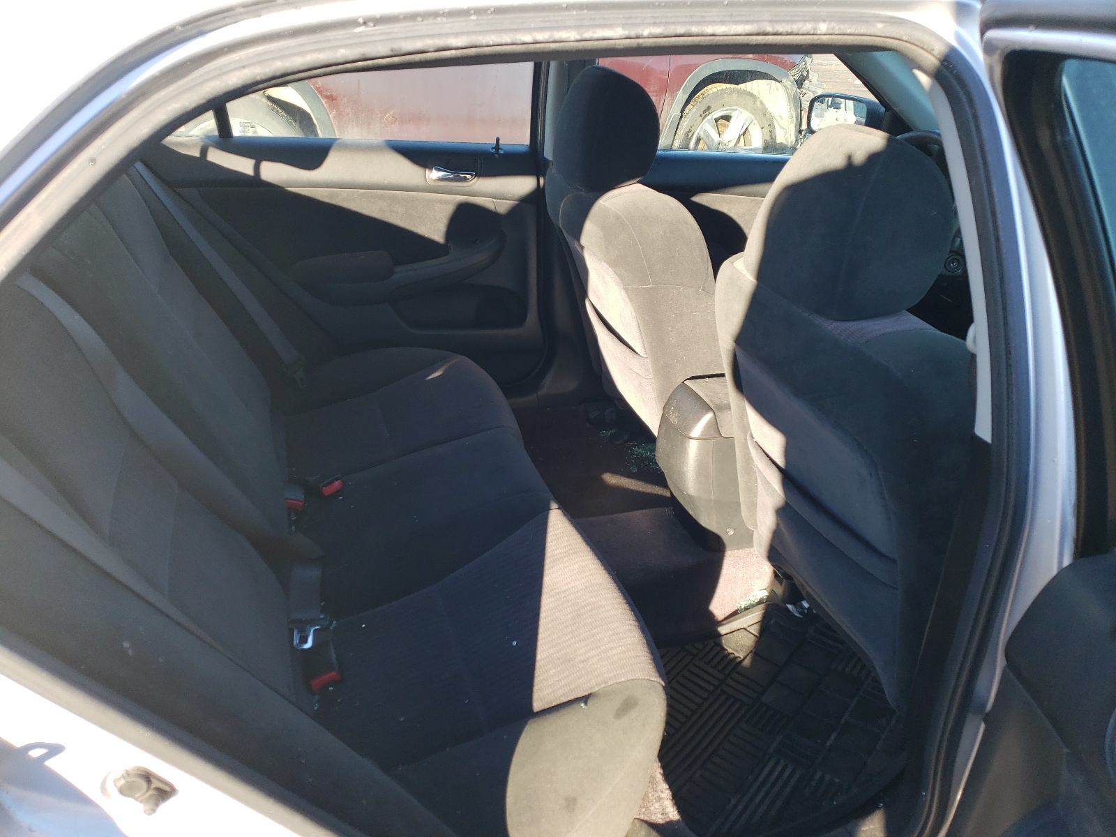 1HGCM561X5A088783 2005 Honda Accord Dx