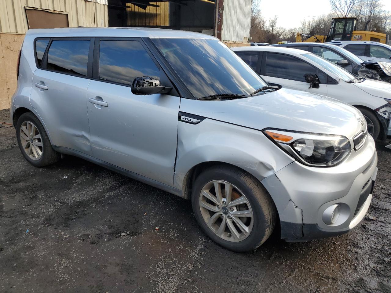 KNDJP3A52J7505347 2018 Kia Soul +