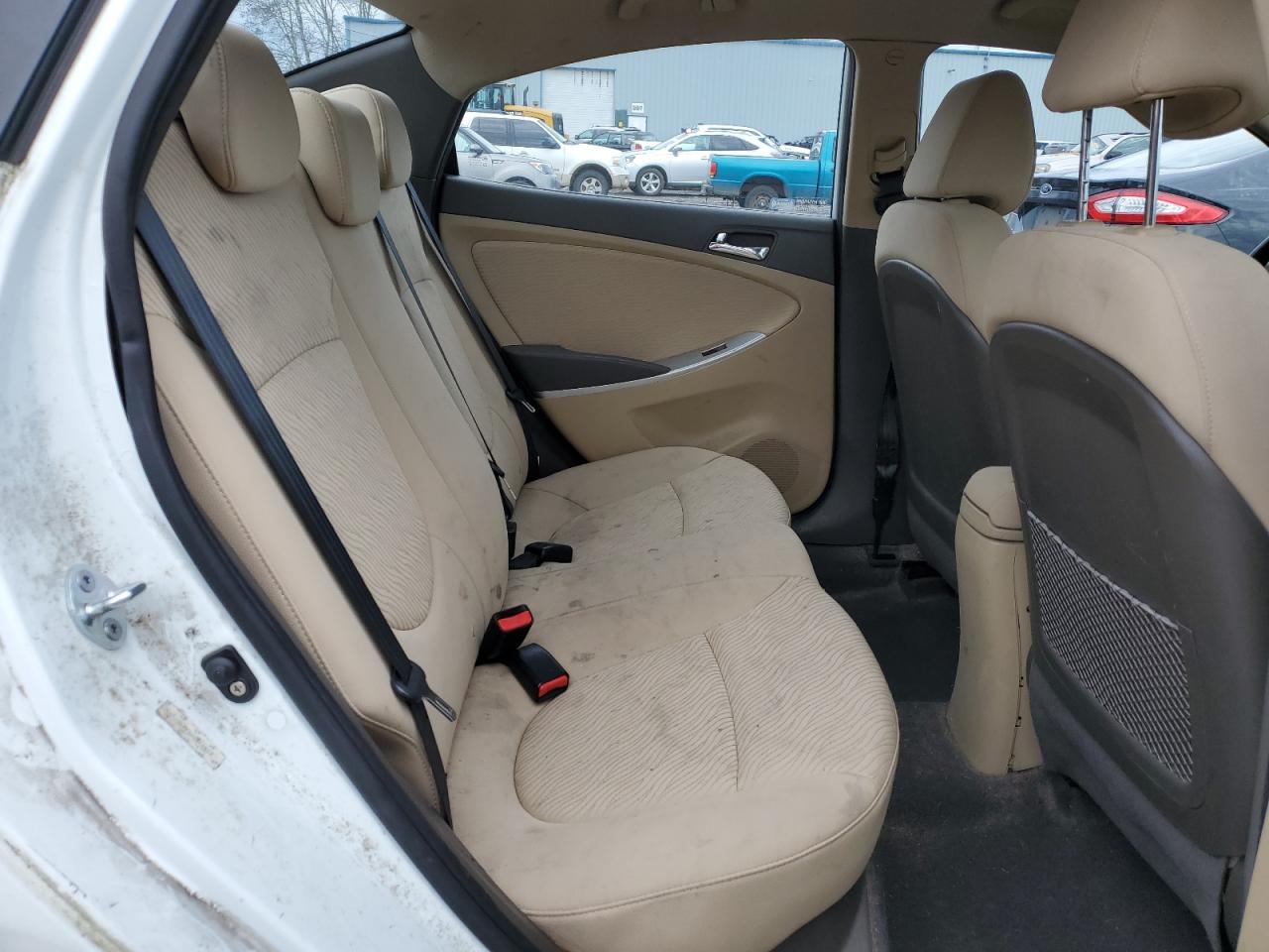 2012 Hyundai Accent - Image 10