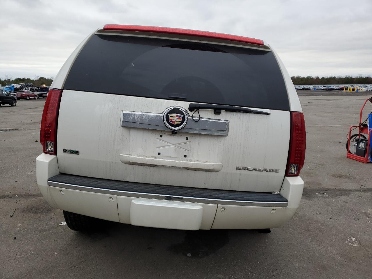 1GYUKBEF6AR279823 2010 Cadillac Escalade Luxury