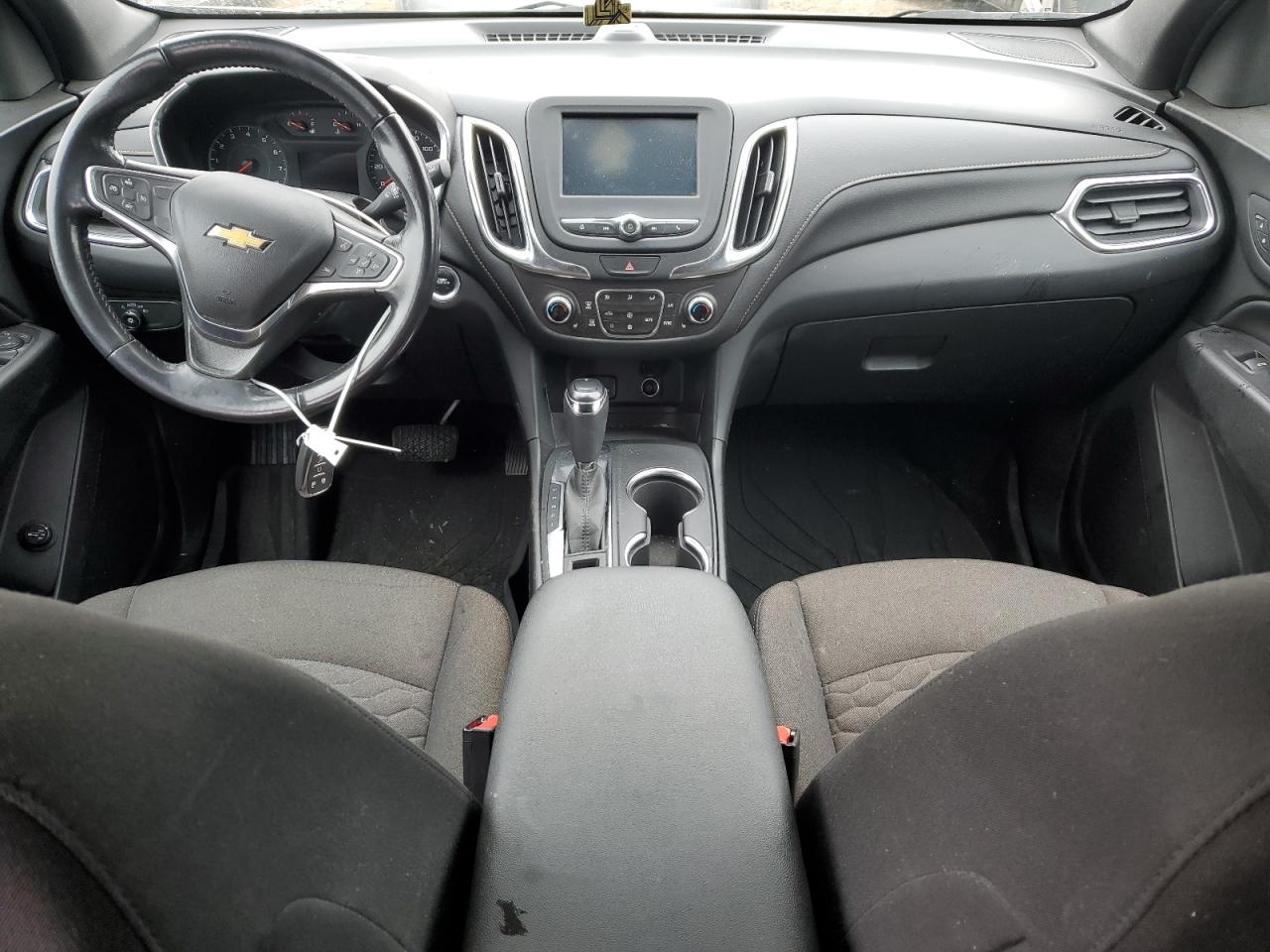 2GNAXJEV4J6238606 2018 Chevrolet Equinox Lt