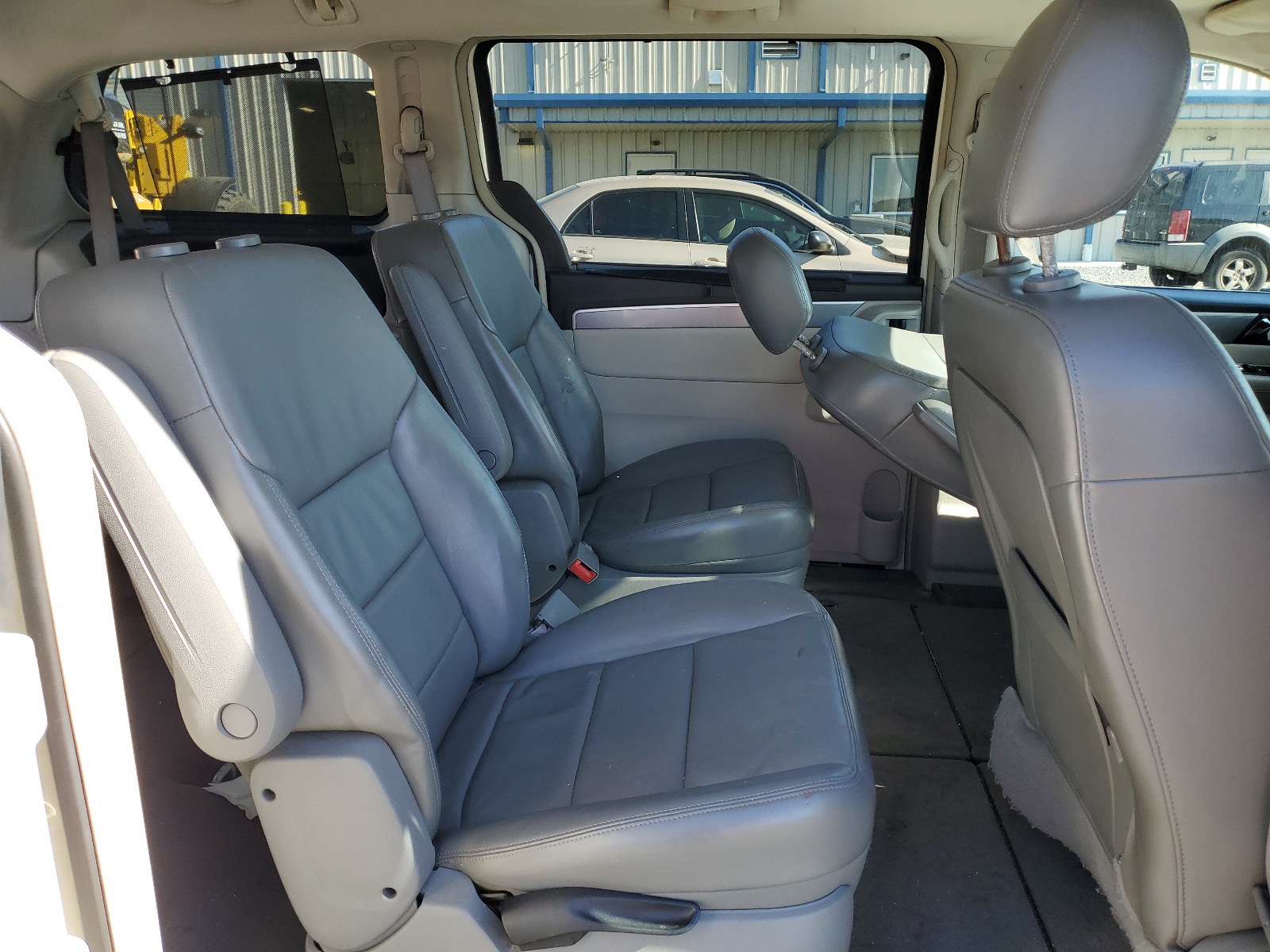 2V8HW54X69R553653 2009 Volkswagen Routan Sel