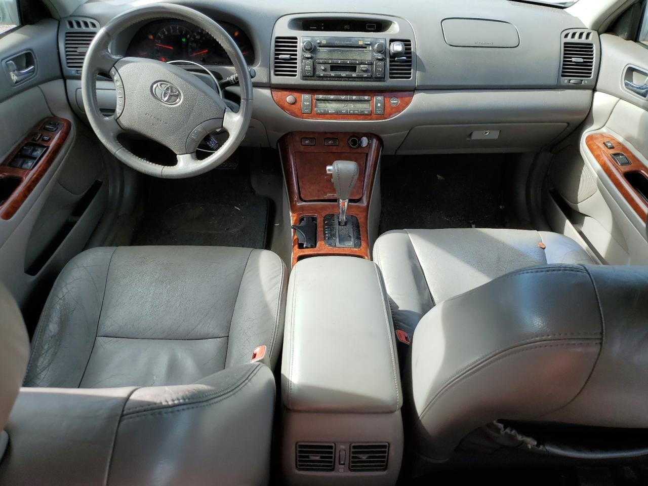 2005 Toyota Camry Le VIN: 4T1BF30K65U605260 Lot: 40923994