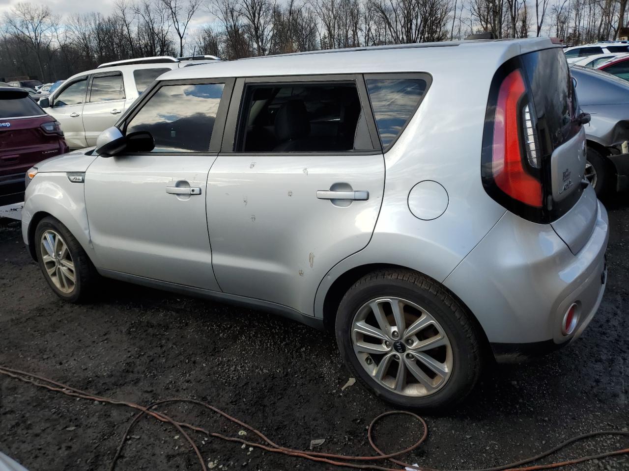 KNDJP3A52J7505347 2018 Kia Soul +