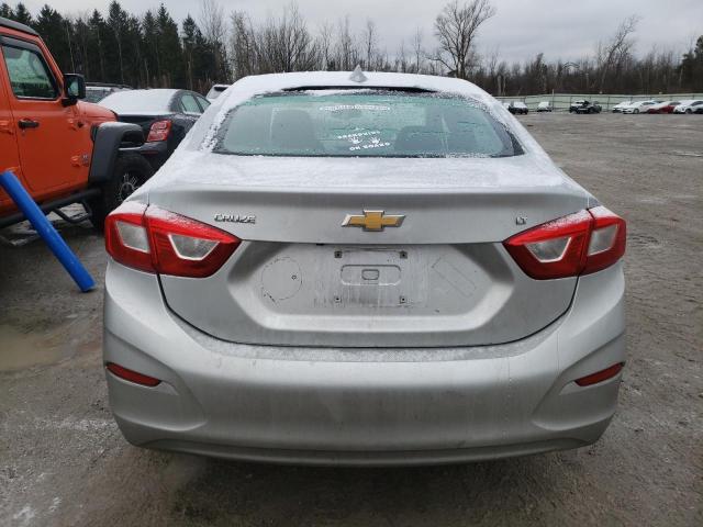 Sedans CHEVROLET CRUZE 2017 Srebrny