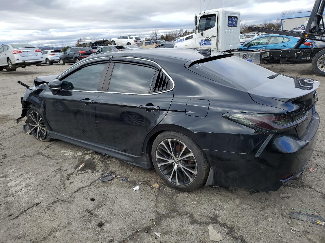 2018 Toyota Camry L VIN: 4T1B11HK4JU054649 Lot: 40033744