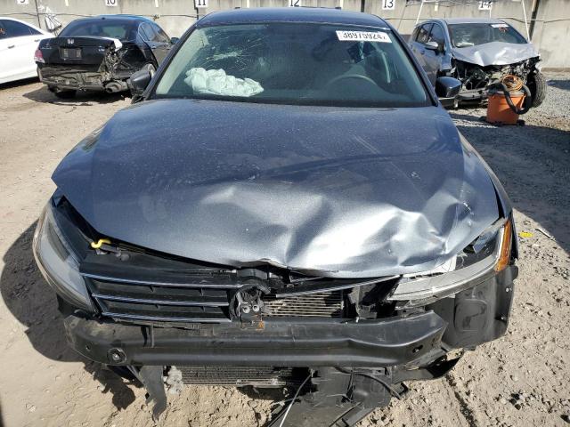  VOLKSWAGEN JETTA 2017 Серый