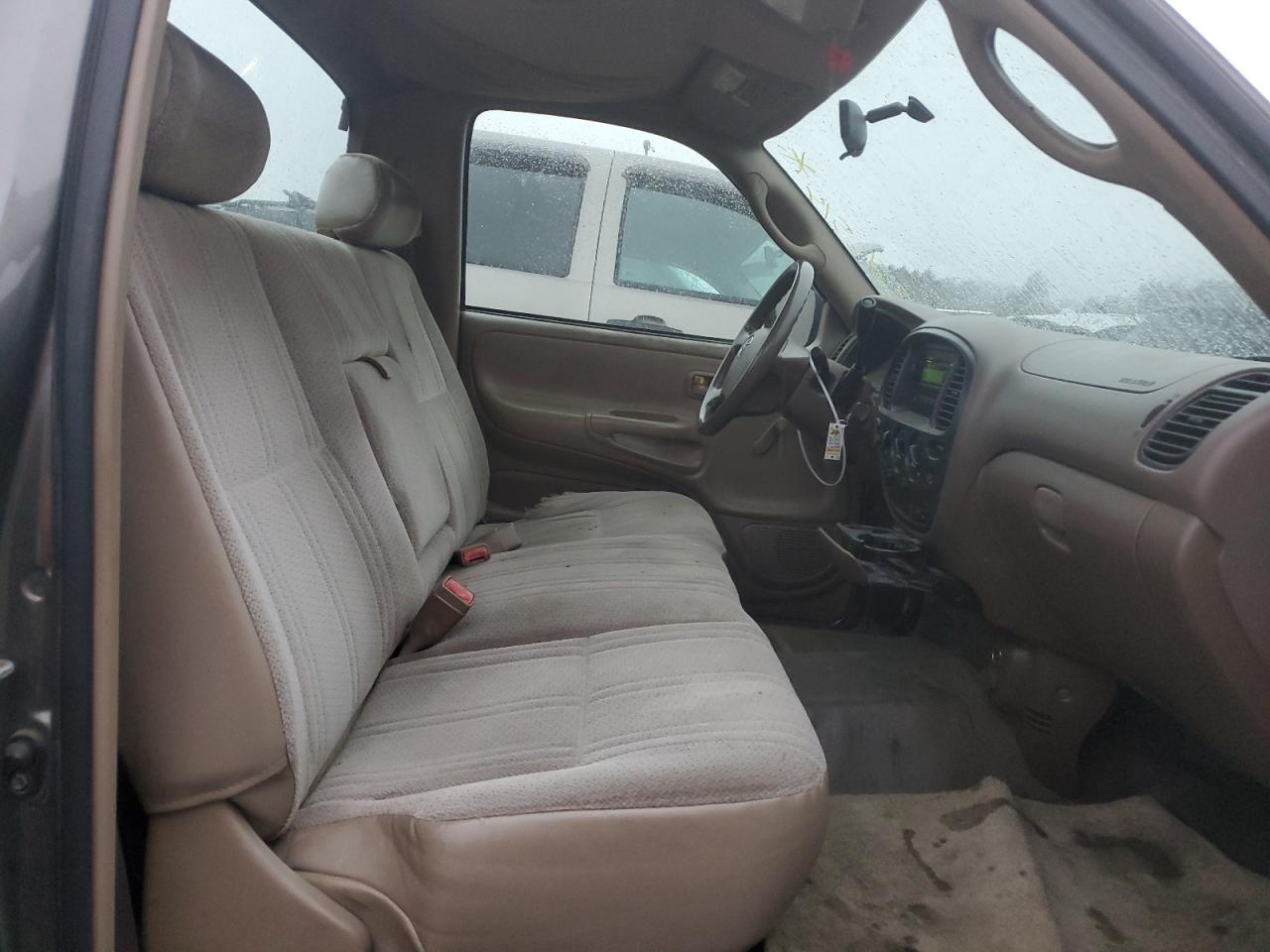 2004 Toyota Tundra - Image 10