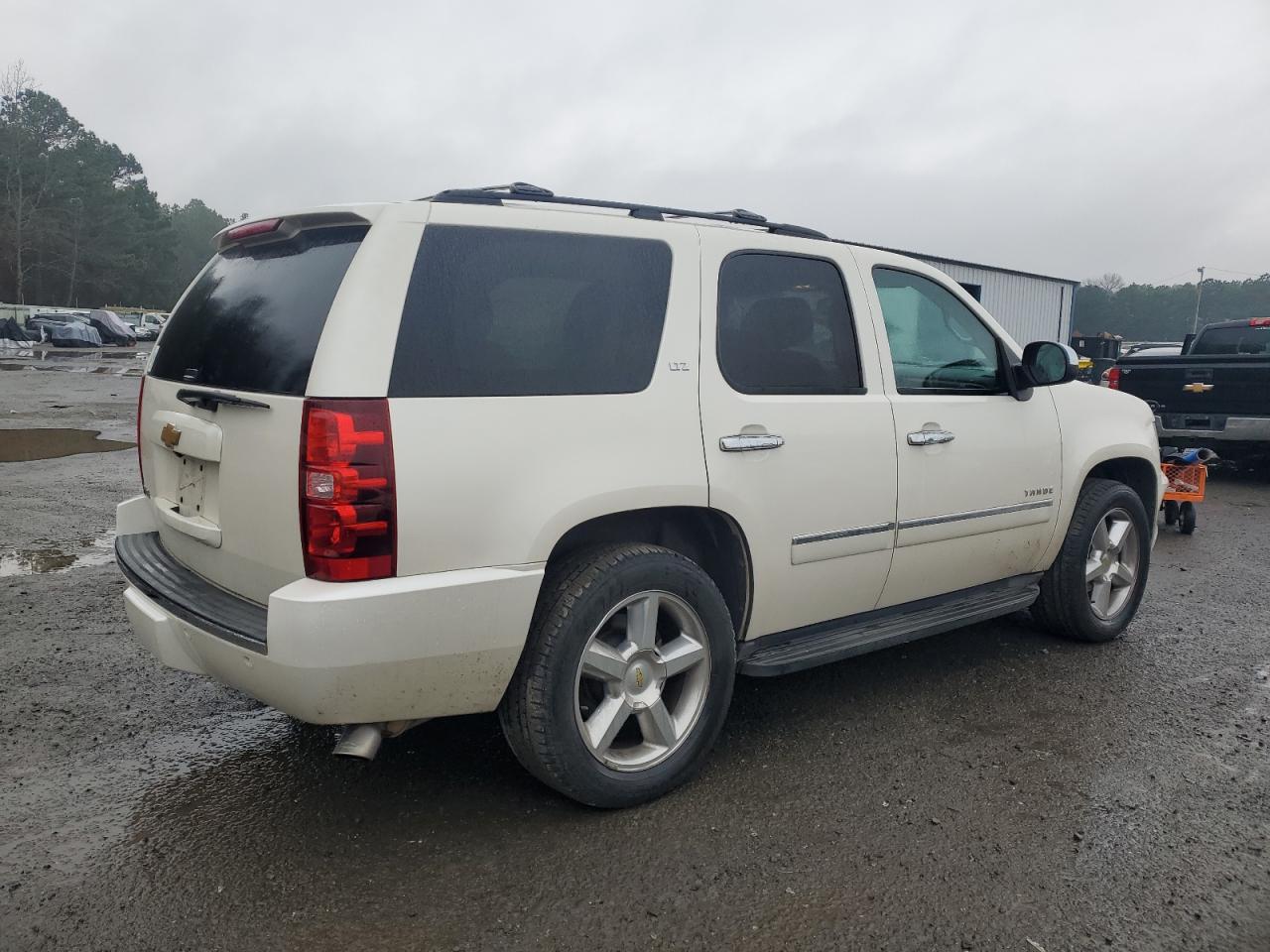 2013 Chevrolet Tahoe - Image 3