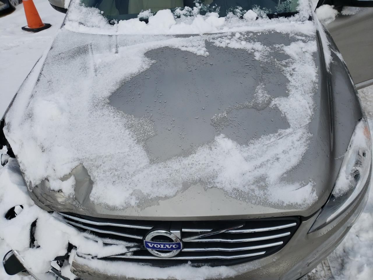2016 Volvo XC60 - Image 12
