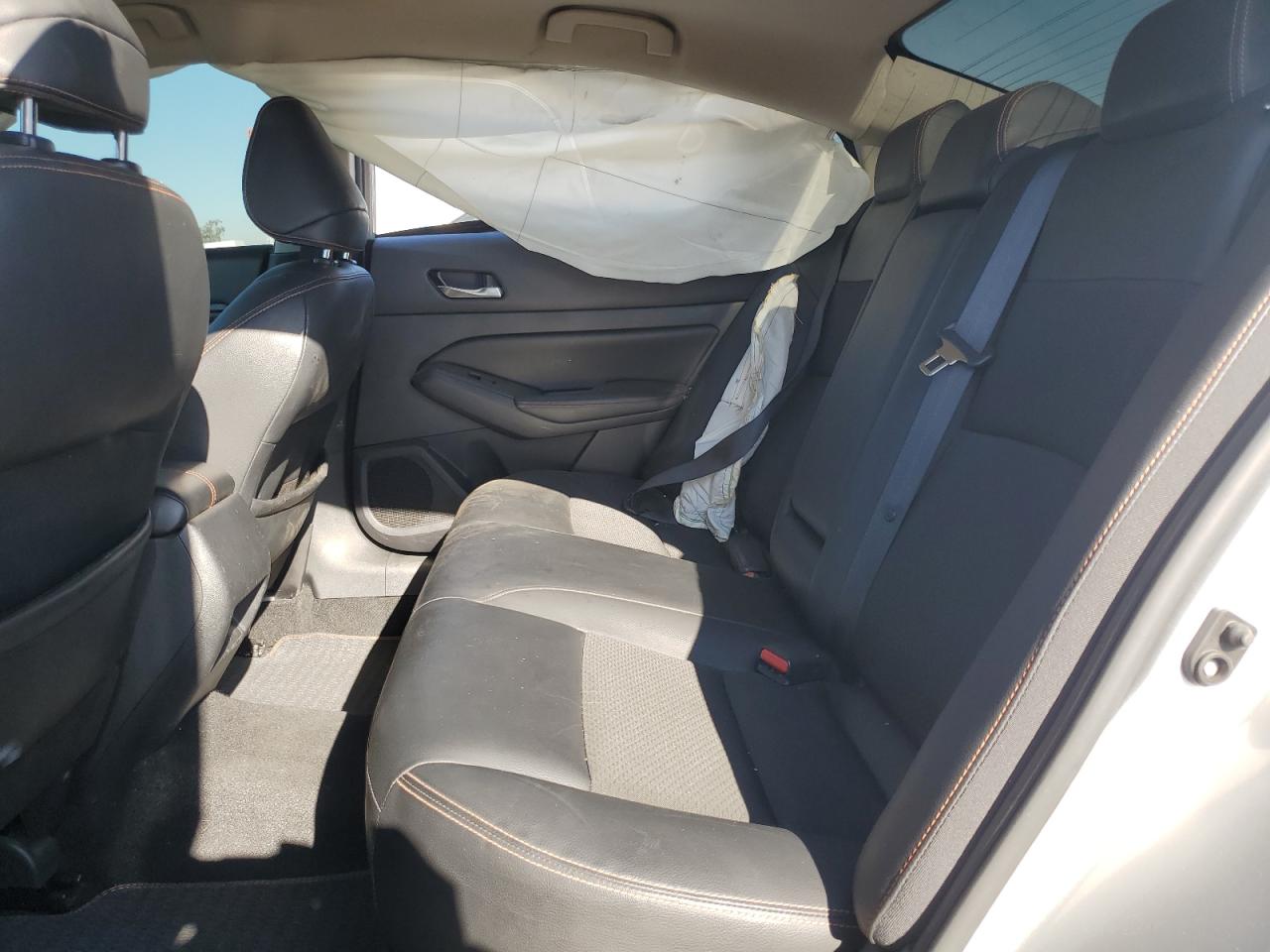 2020 Nissan Altima - Image 10
