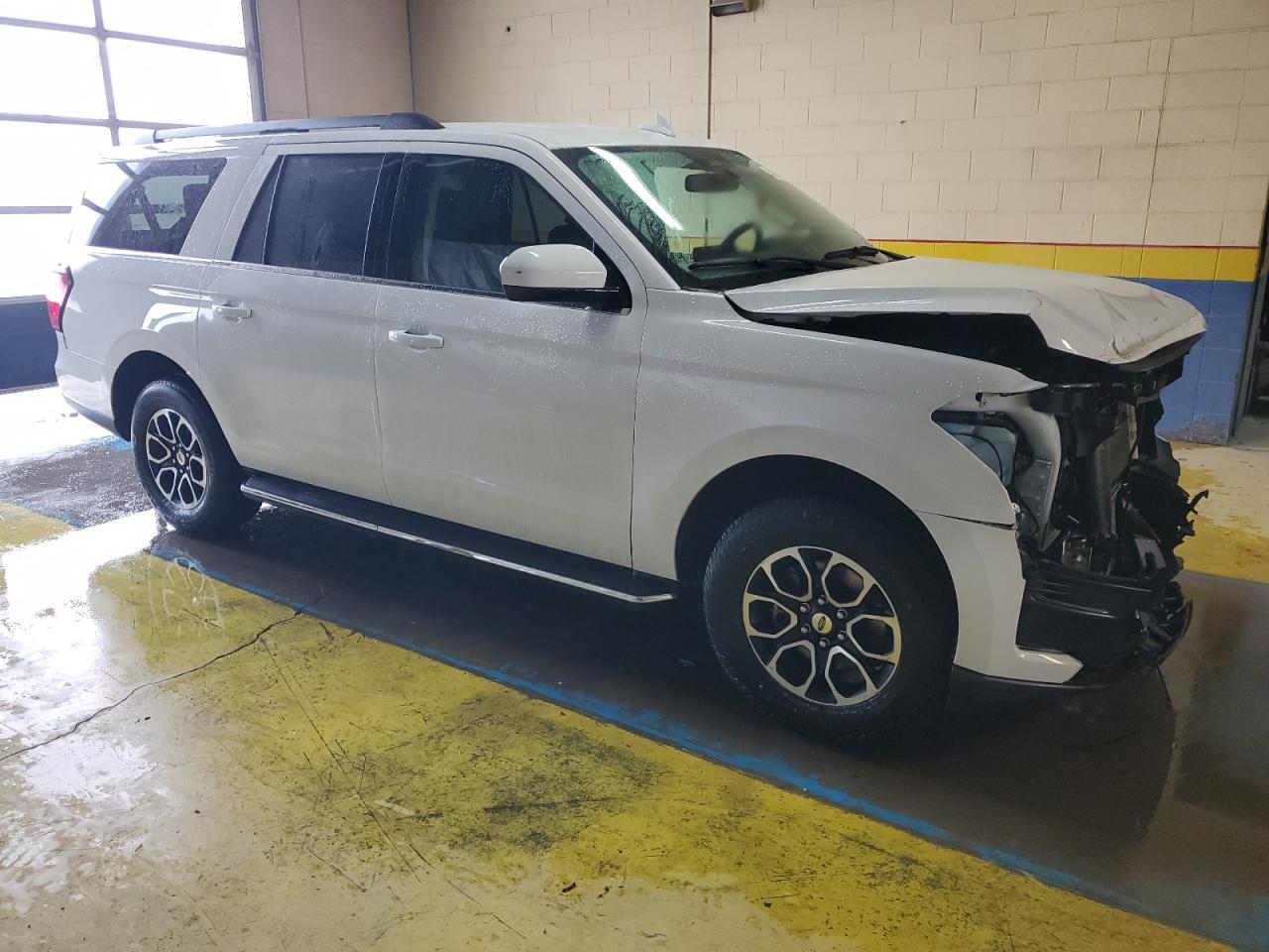 2023 Ford Expedition - Image 4