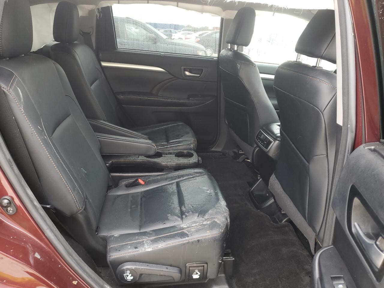 2018 Toyota Highlander - Image 11
