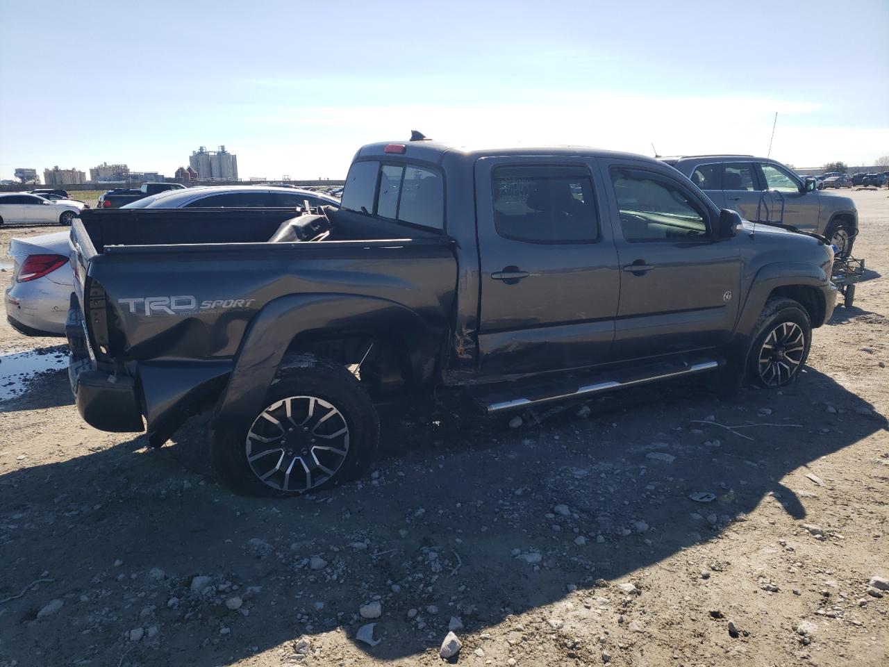 2014 Toyota Tacoma - Image 3