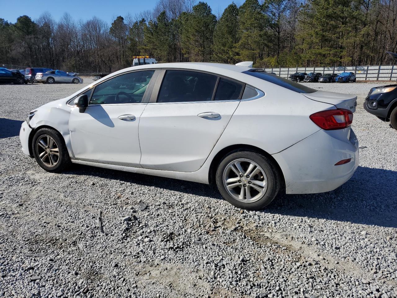 2016 Chevrolet Cruze - Image 2