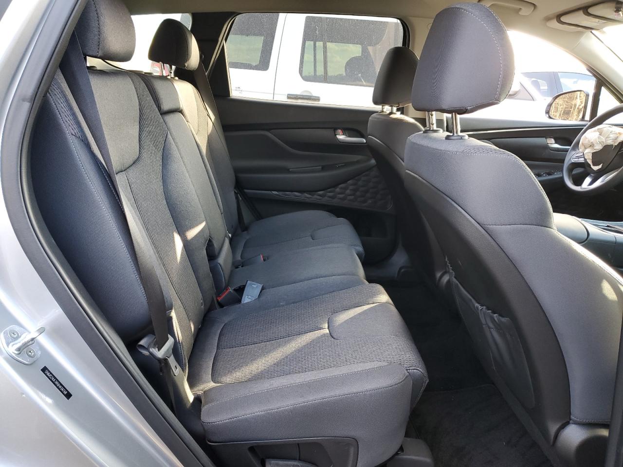 2022 Hyundai Santa Fe - Image 11